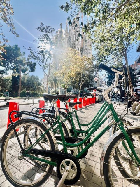 sightseeing-barcelona-by-bike-photo-shooting-tapas