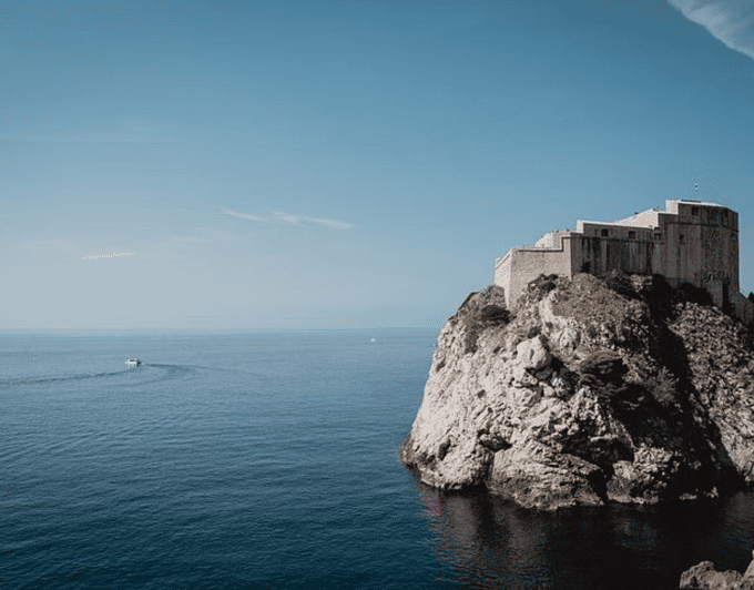 sightseeing-boat-cruise-in-old-town-of-dubrovnik