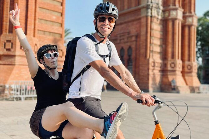 sightseeing-by-bike-photo-shooting