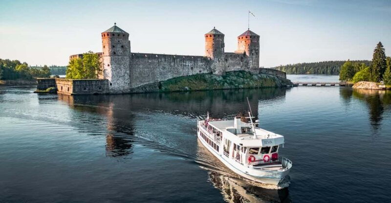 sightseeing-cruise-around-savonlinna
