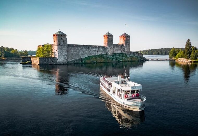 sightseeing-cruise-around-savonlinna