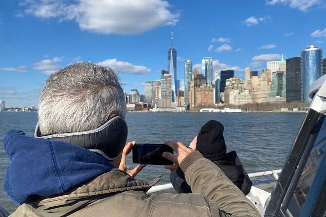 sightseeing-cruise-at-lady-liberty-skyline-and-bridges