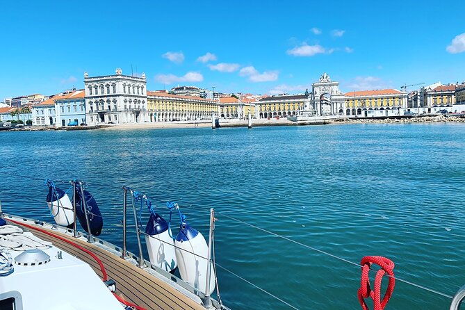 sightseeing-lisbon-sailing-tour-small-group-2-hour