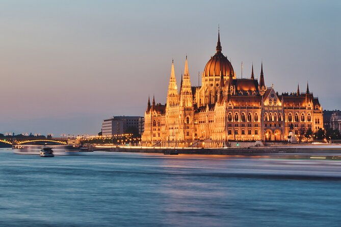 sightseeing-tour-around-best-spots-of-budapest
