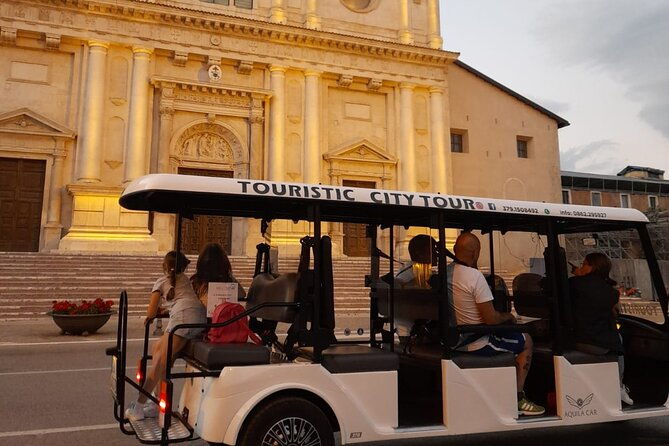 sightseeing-tour-of-laquila-aboard-an-electric-shuttle
