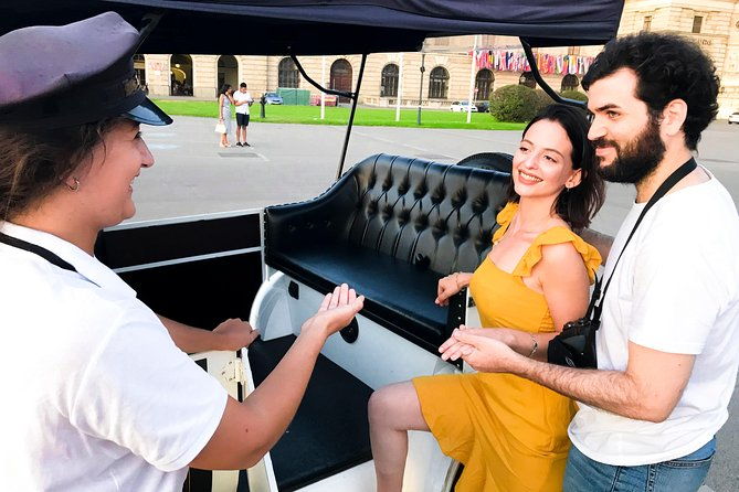 sightseeing-tour-with-oldtimer-cabrio-car-80-min-4