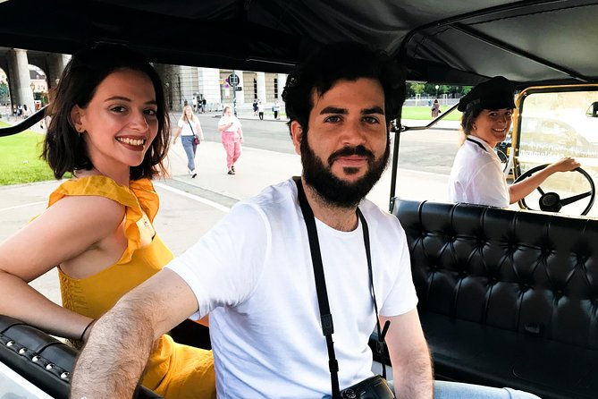 sightseeing-tour-with-oldtimer-cabrio-car-80-min