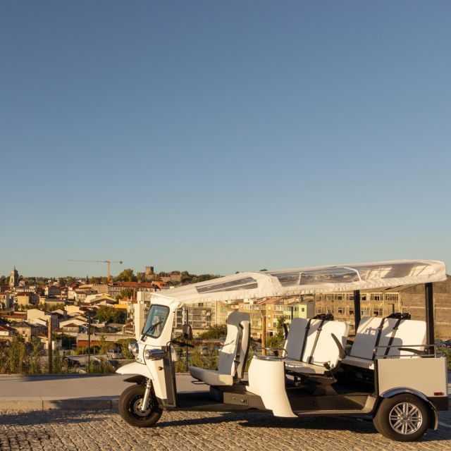 sightseeing-tours-by-electric-tuk-tuk-in-guimaraes