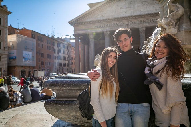 sightseeing-walking-tour-of-rome-by-night-trevi-fountain-other-highlights