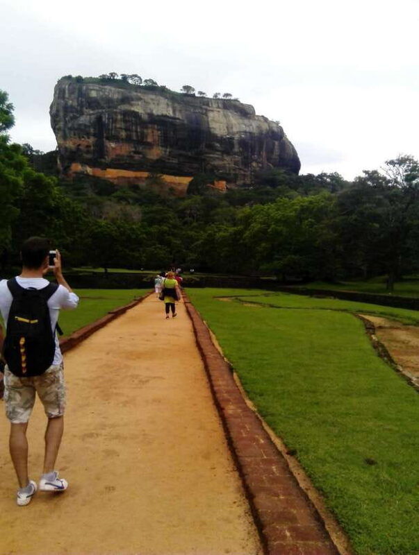sigiriya-2-day-guided-tour-with-dambulla-caves-visit