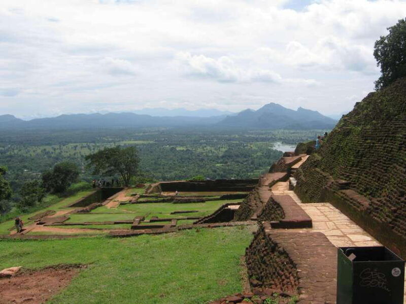 sigiriya-2-day-guided-tour-with-dambulla-caves-visit
