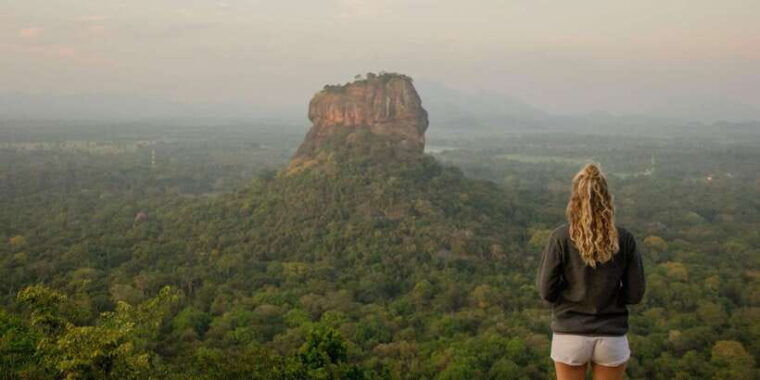 sigiriya-and-pidurangala-rock-from-colombo