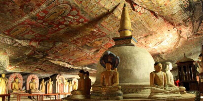 sigiriya-dambulla-cave-temple-day-tour-from-colombo