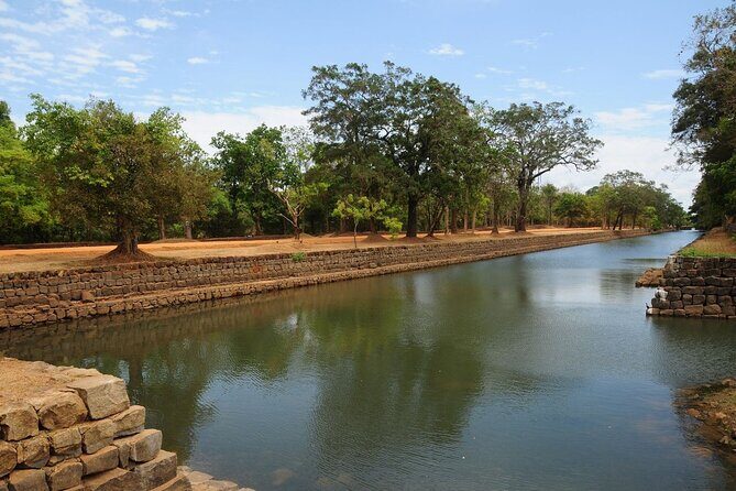 Sigiriya, Dambulla & Jungle Safari: Budget Tour from Colombo - Transportation and Comfort