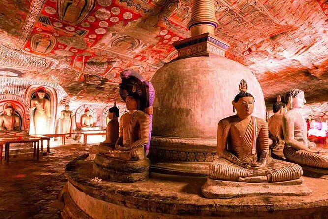 sigiriya-lion-rock-dambulla-cave-temple-day-tour-from-colombo