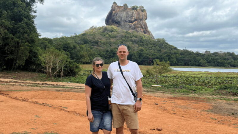 sigiriya-lion-rock-minneriya-national-park-elephant-safari