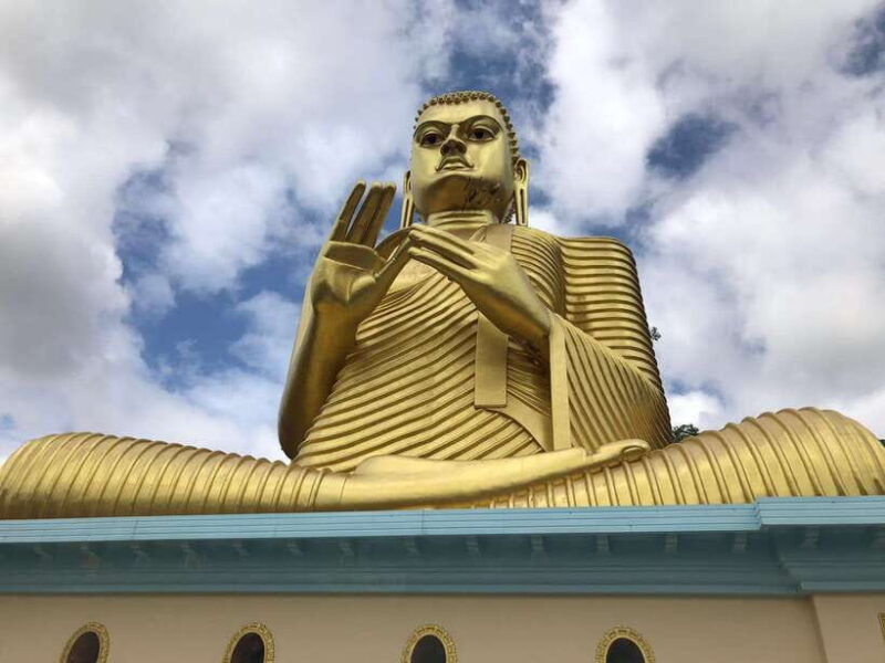 sigiriya-lions-rock-dambulla-golden-cave-temple-trip