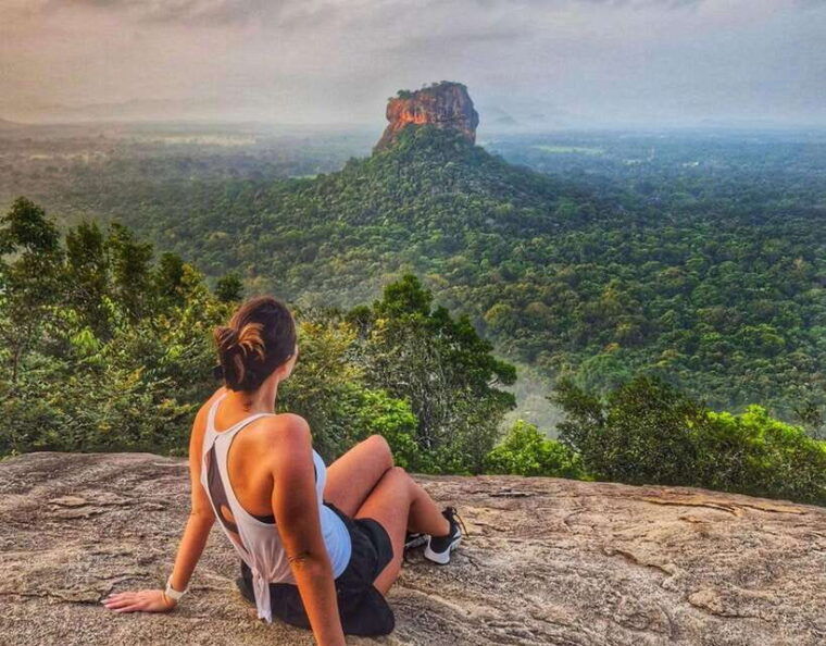 sigiriya-pidurangala-sunrise-sunset-hike-excursion