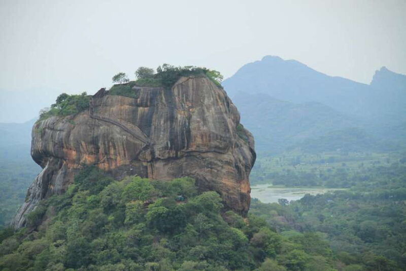 sigiriya-rock-fortress-private-guided-walking-tour