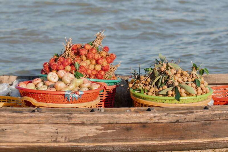 signature-journey-through-cai-rang-floating-market-canals