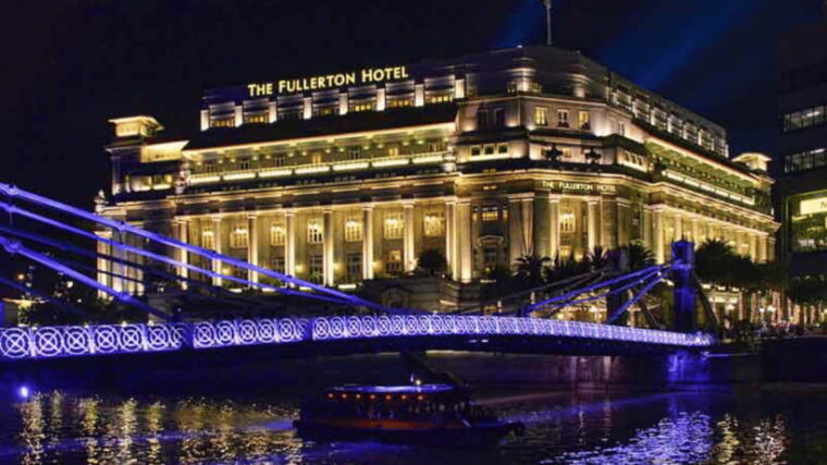 signature-night-tour-walk-through-marina-with-food-tastings