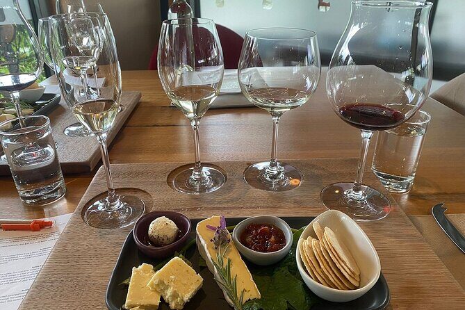 Signature Saturday Wine Tour - An In-Depth Look at the Signature Saturday Wine Tour