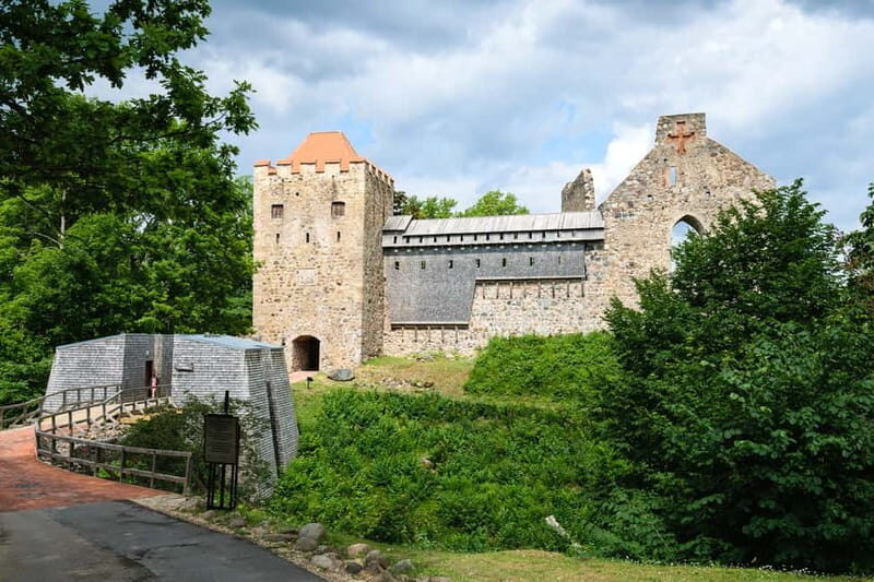 Sigulda Day Tour - Castle Ruins, Gtmaala Grotto, & More - What Previous Travelers Say