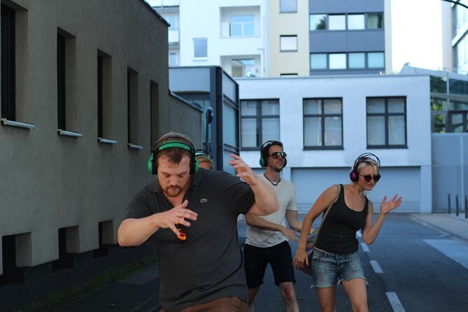 Silent disco through downtown Berlin with flash mobs - Who Should Try This?  