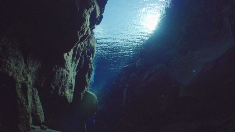 silfra-diving-between-tectonic-plates