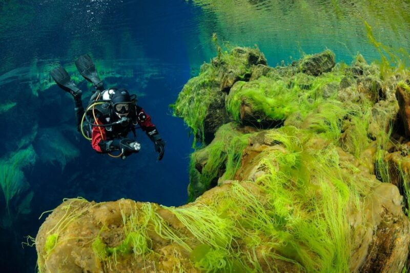 silfra-diving-between-tectonic-plates