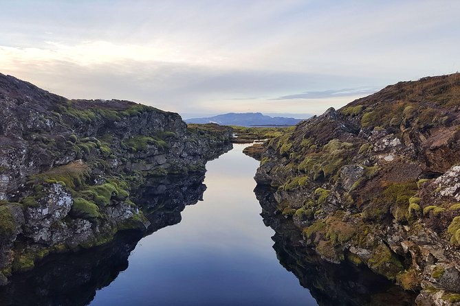 silfra-drysuit-snorkeling-with-free-photos-meet-on-location