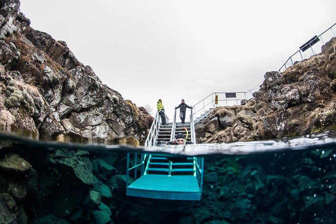 silfra-snorkeling-between-tectonic-plates-meet-on-location