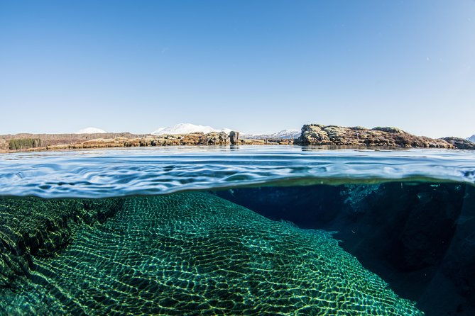 silfra-snorkeling-between-tectonic-plates-meet-on-location