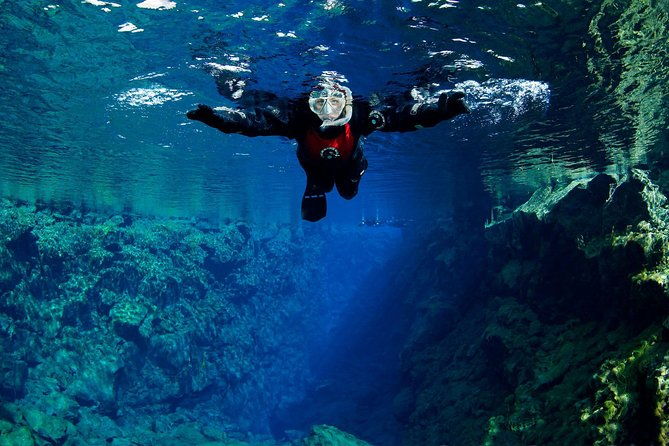 silfra-snorkeling-between-tectonic-plates-pick-up-from-reykjavik