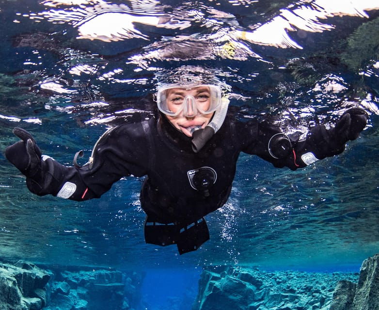 silfra-snorkeling-tour-between-tectonic-plates