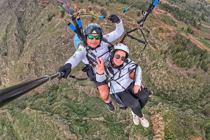 silver-1000m-paragliding-tandem-flight-above-south-tenerife