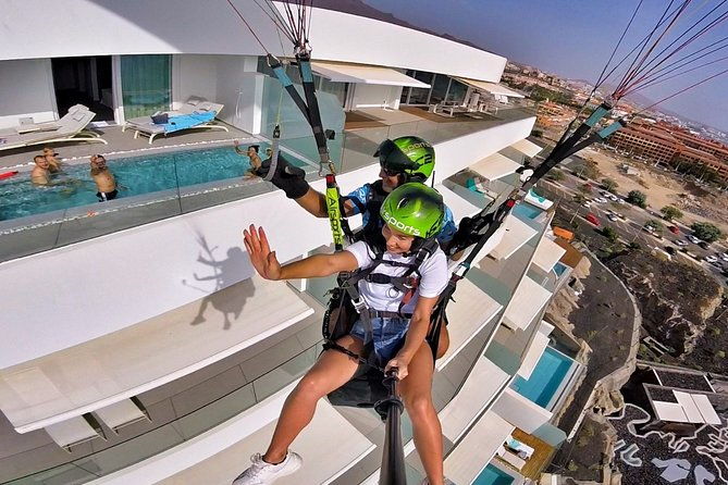 silver-1000m-paragliding-tandem-flight-above-south-tenerife