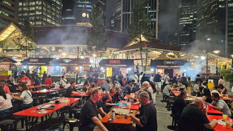 singapore-big-bus-night-tour-by-open-top-bus-live-guide