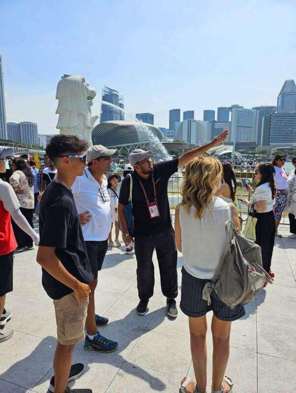 singapore-city-highlights-walking-tour-singapore-river