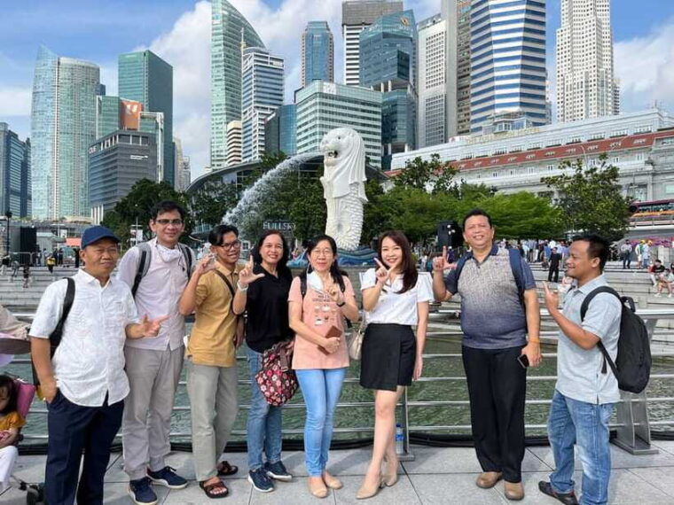 singapore-city-highlights-walking-tour-singapore-river