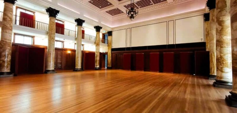 Singapore: Colonial Splendour Walking Tour with Lunch - Key Points