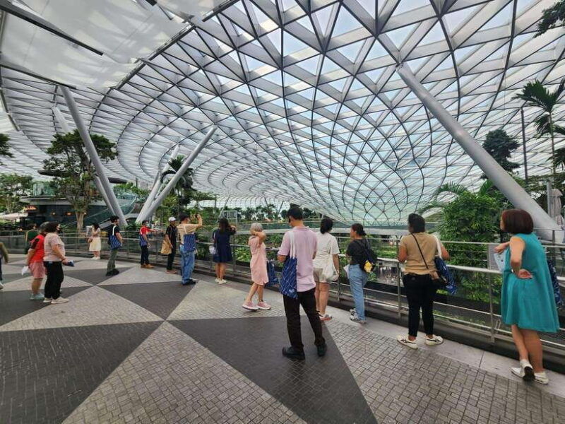 singapore-discover-jewel-changi-guided-tour