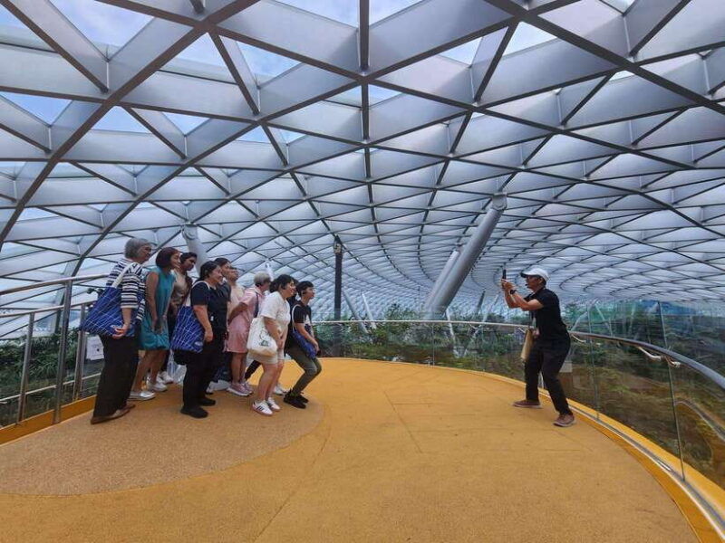 singapore-discover-jewel-changi-guided-tour