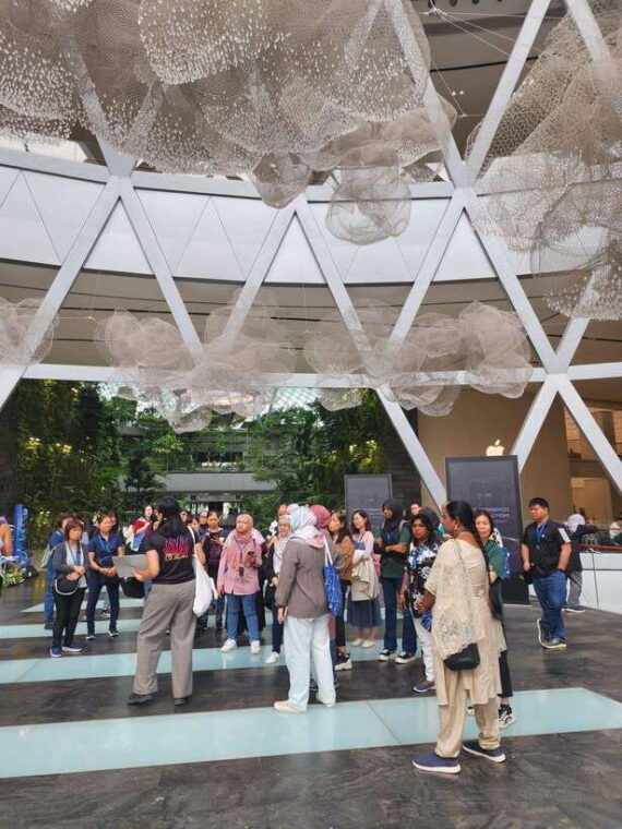 singapore-discover-jewel-changi-guided-tour