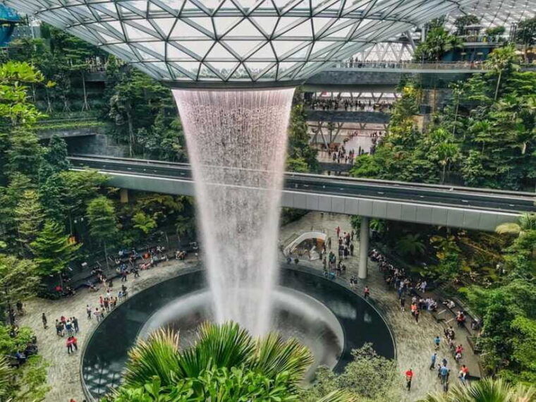singapore-discover-jewel-changi-guided-tour