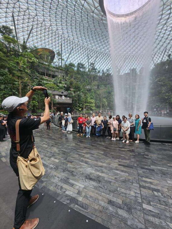 singapore-discover-jewel-changi-guided-tour