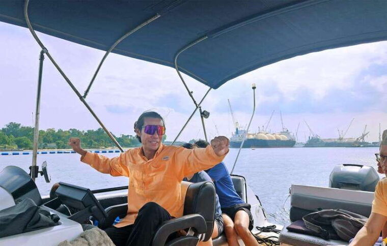singapore-guided-boat-tour-and-kelong-fish-farm-visit