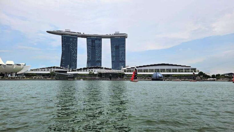 singapore-guided-city-tour-by-amphibious-duck-boat