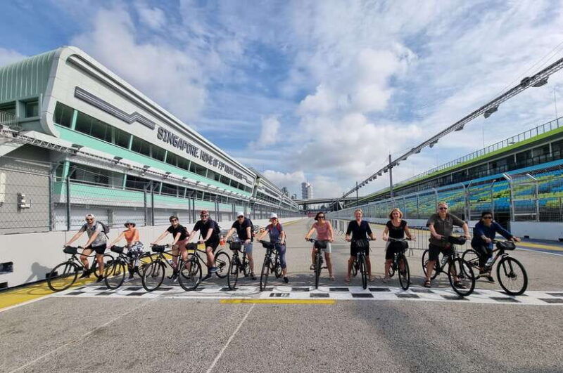 singapore-historical-half-day-bike-tour