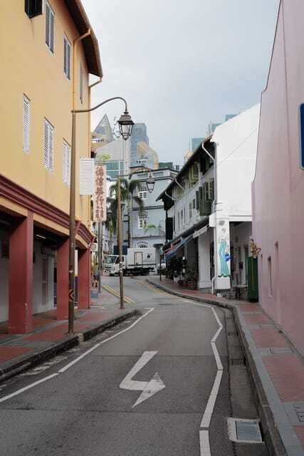 singapore-immersive-city-tour-with-local-snacks